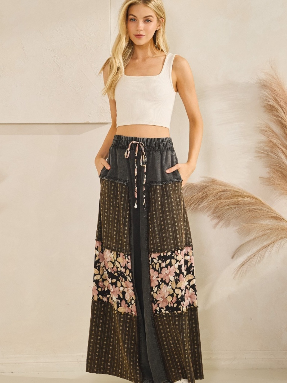 Sage + Fig Mineral Wash Floral Print Wide leg Pants - Picture 4 of 10